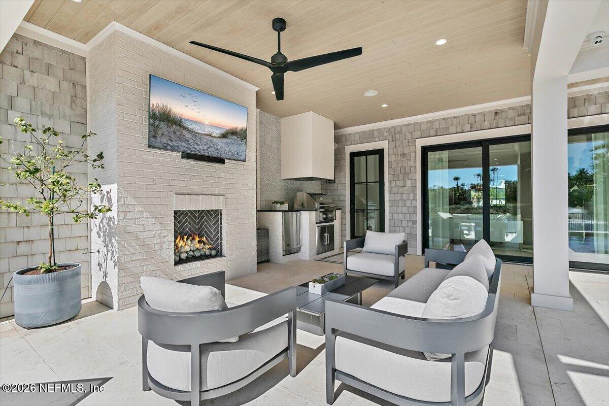 127 SEA GLASS Way