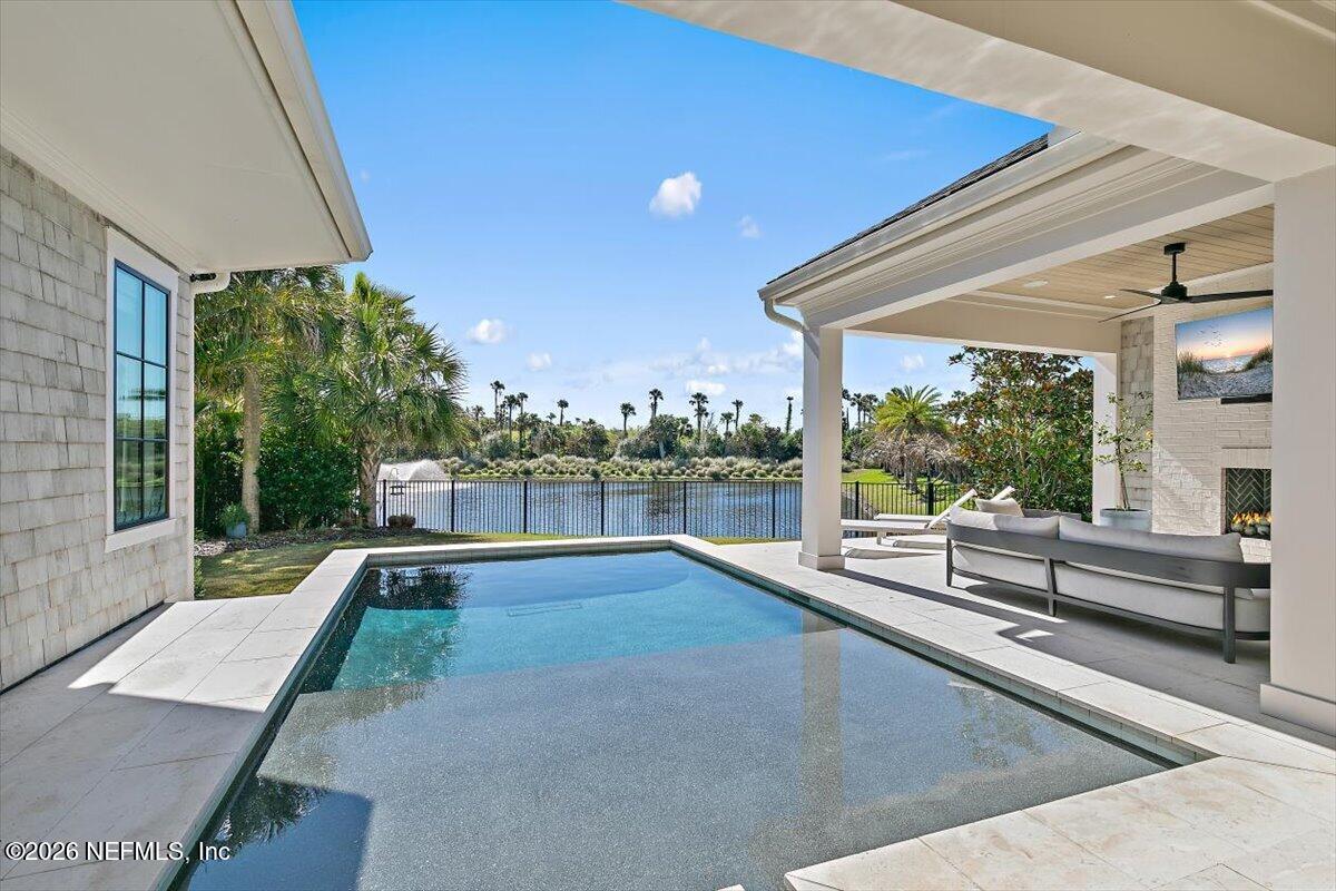 127 SEA GLASS Way