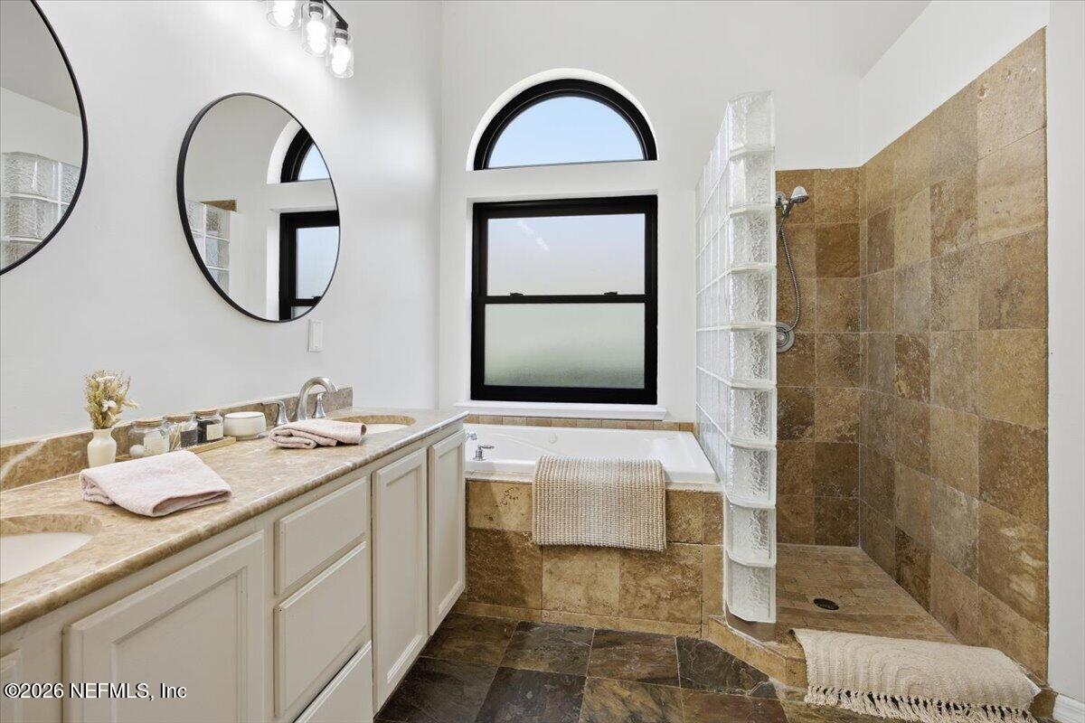 185 CROSSCOVE Circle