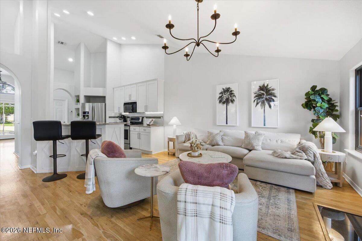 185 CROSSCOVE Circle