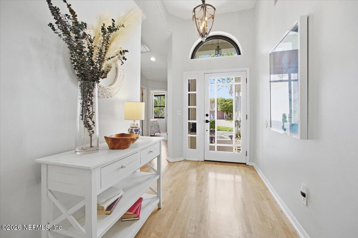 185 CROSSCOVE Circle