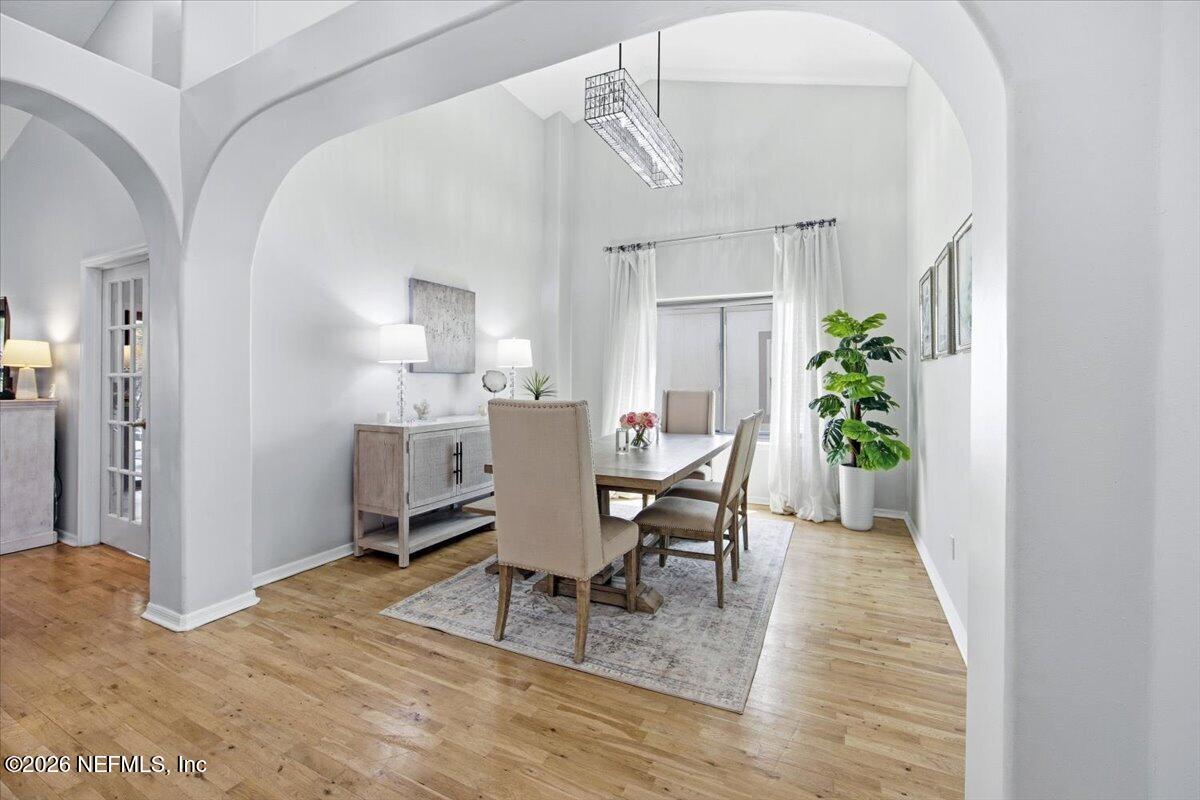 185 CROSSCOVE Circle