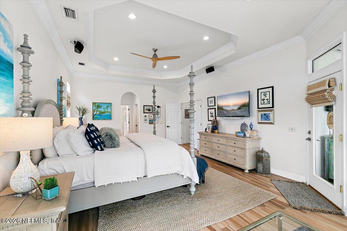 260 ROYAL TERN Road N