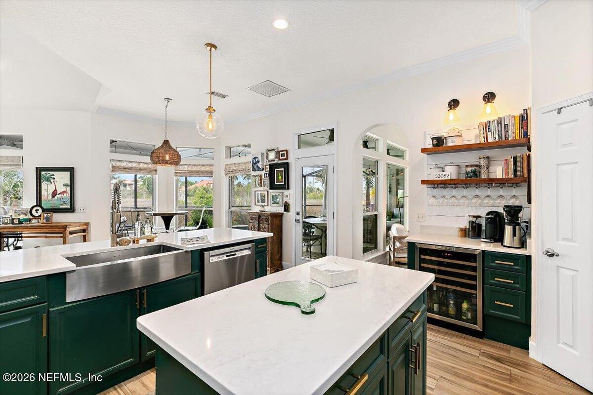 260 ROYAL TERN Road N