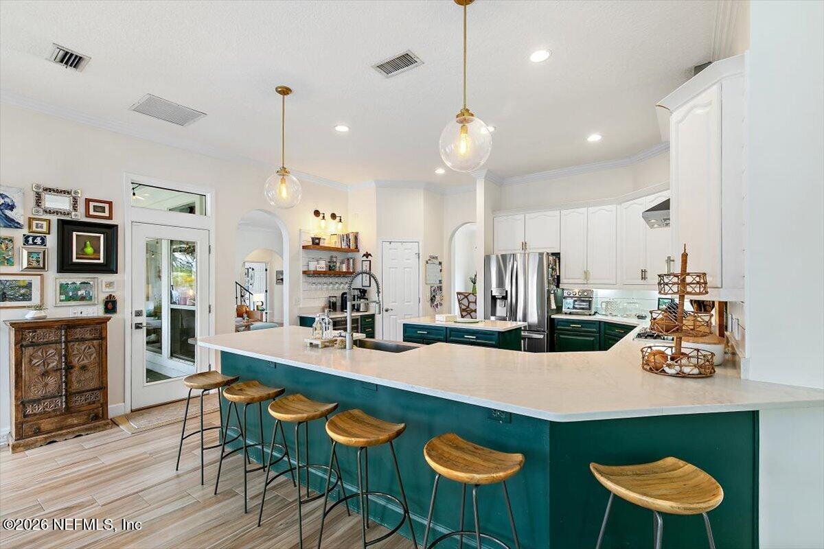 260 ROYAL TERN Road N