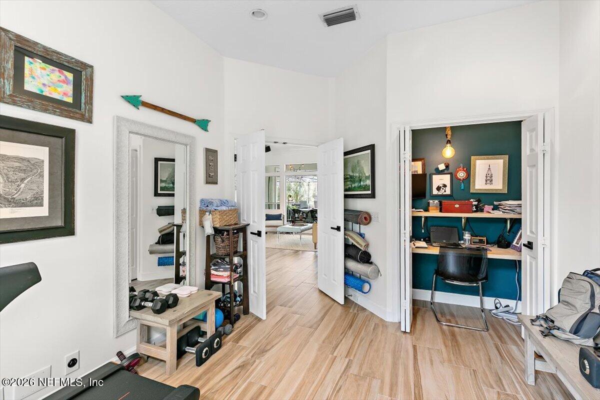 260 ROYAL TERN Road N