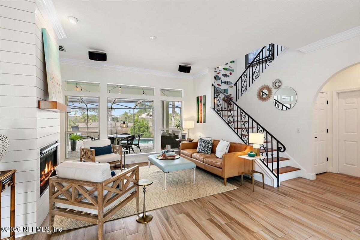 260 ROYAL TERN Road N