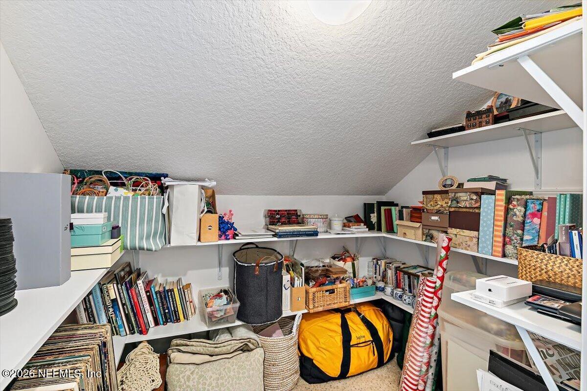 260 ROYAL TERN Road N