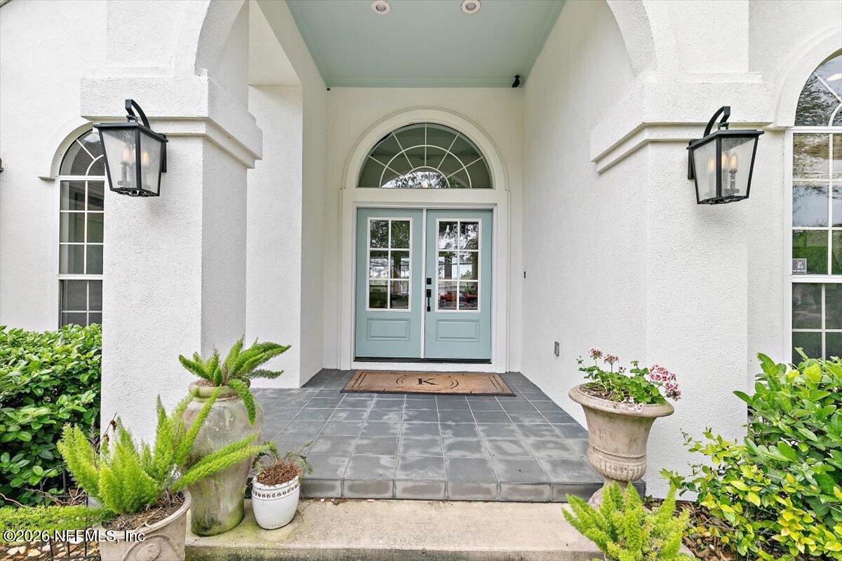 260 ROYAL TERN Road N