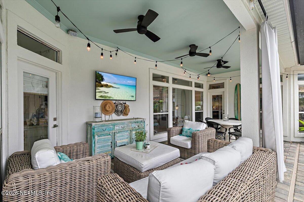 260 ROYAL TERN Road N