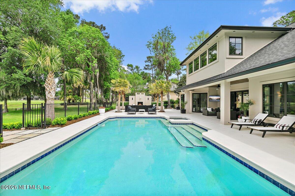 8049 WHISPER LAKE Lane W