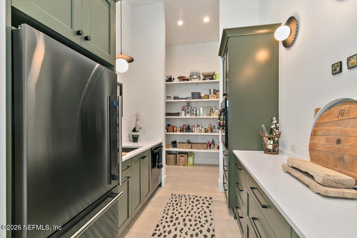 8049 WHISPER LAKE Lane W