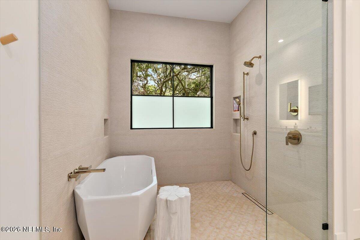 8049 WHISPER LAKE Lane W