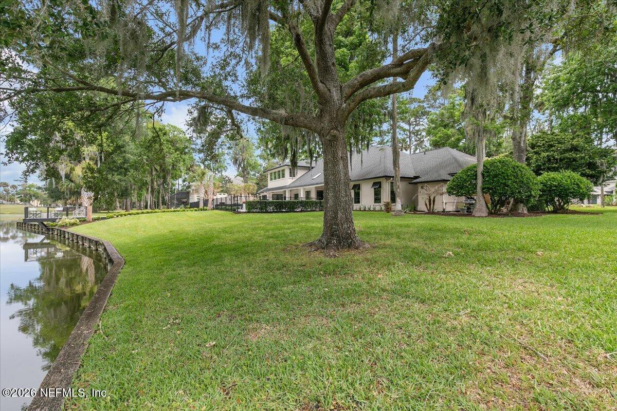 8049 WHISPER LAKE Lane W