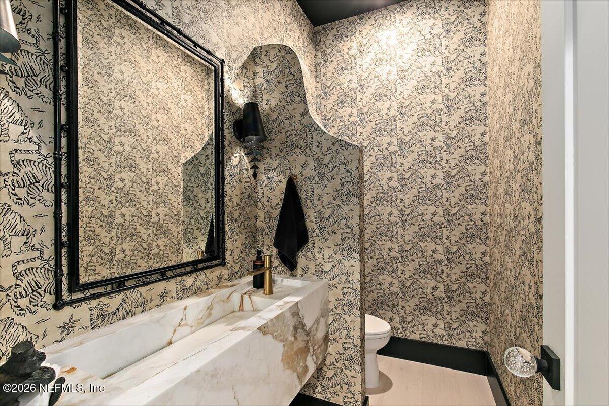 8049 WHISPER LAKE Lane W