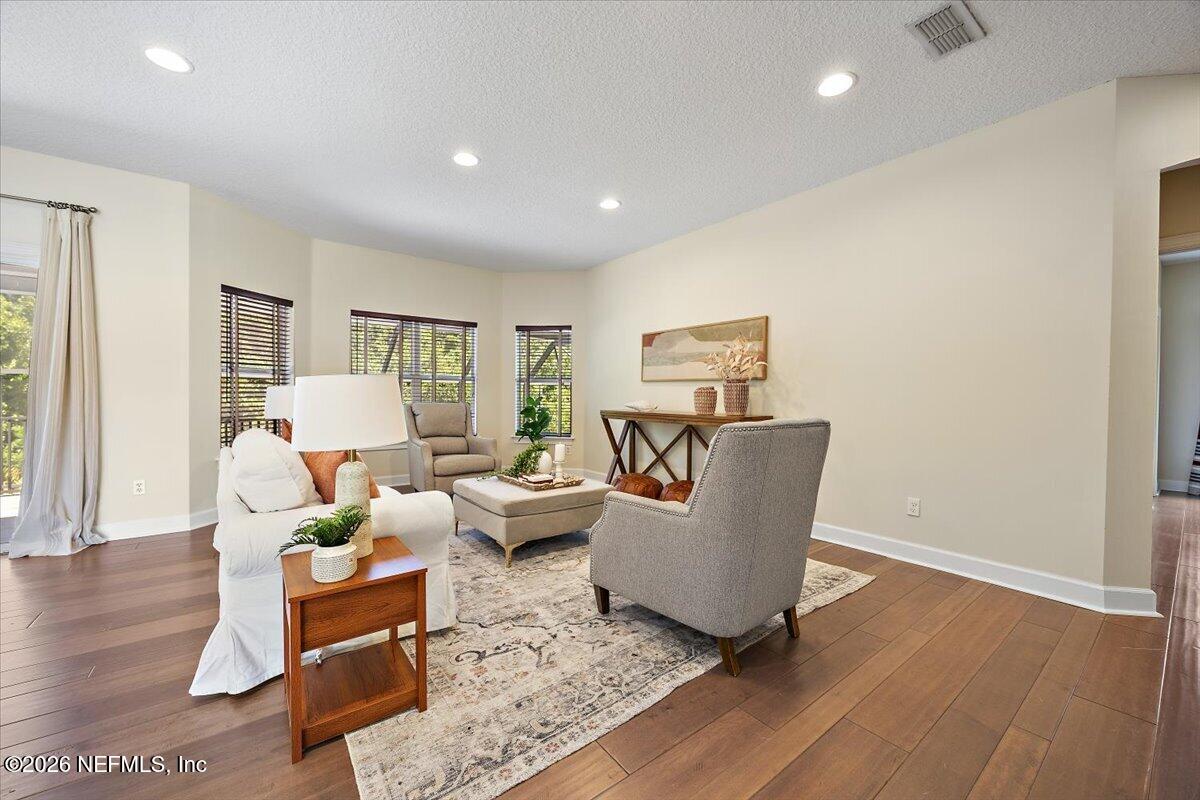 309 N SEA LAKE Lane