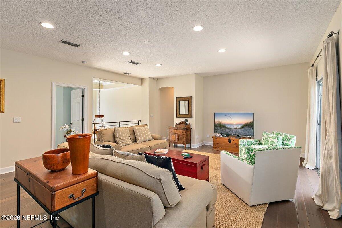 309 N SEA LAKE Lane