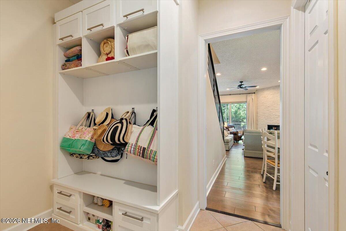 309 N SEA LAKE Lane