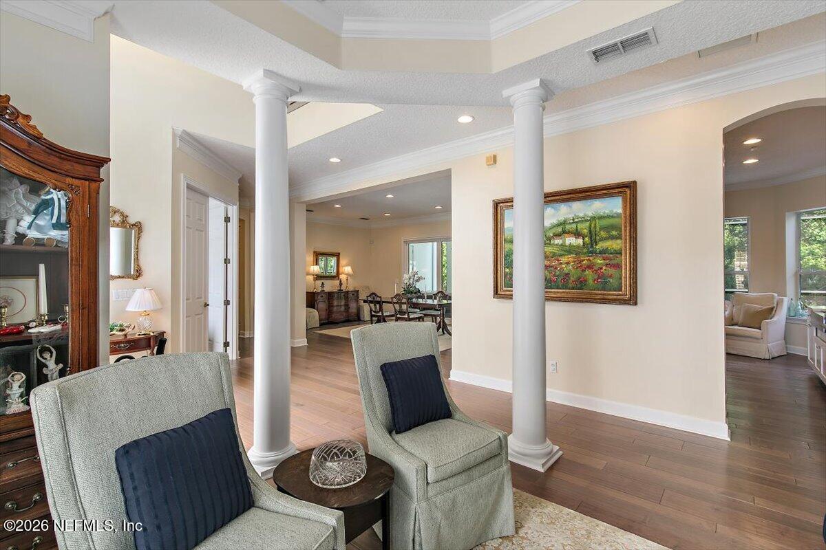 309 N SEA LAKE Lane