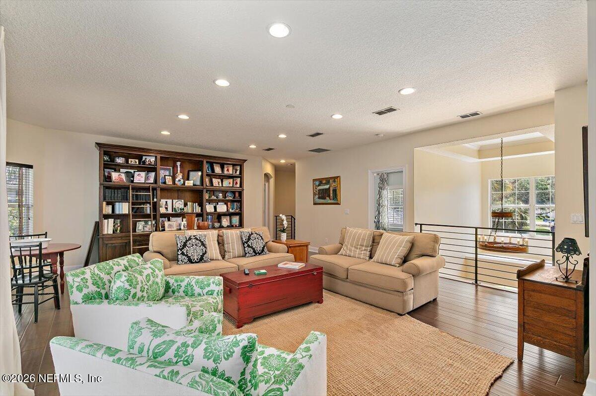 309 N SEA LAKE Lane