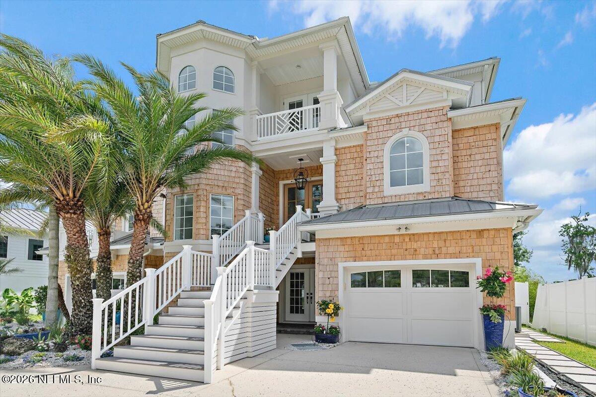 350 N ROSCOE Boulevard