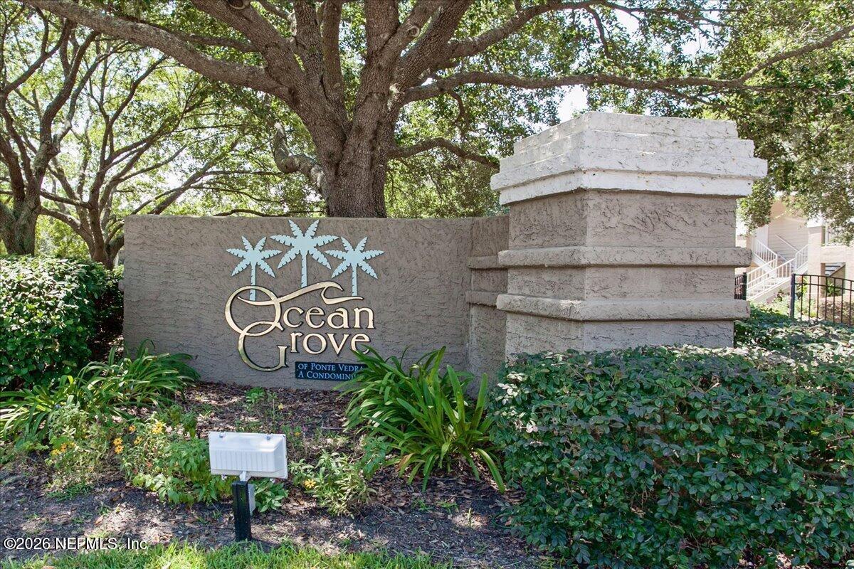 27 ARBOR CLUB Drive 318