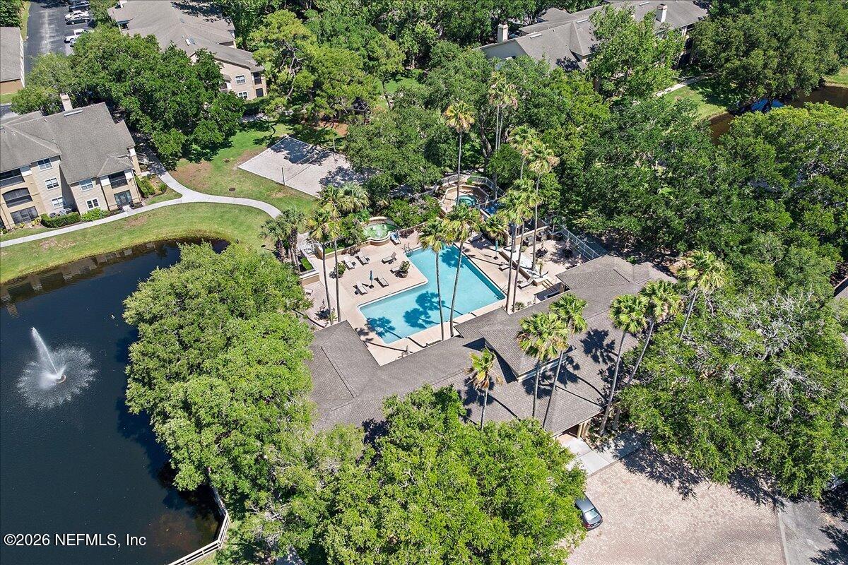 27 ARBOR CLUB Drive 318