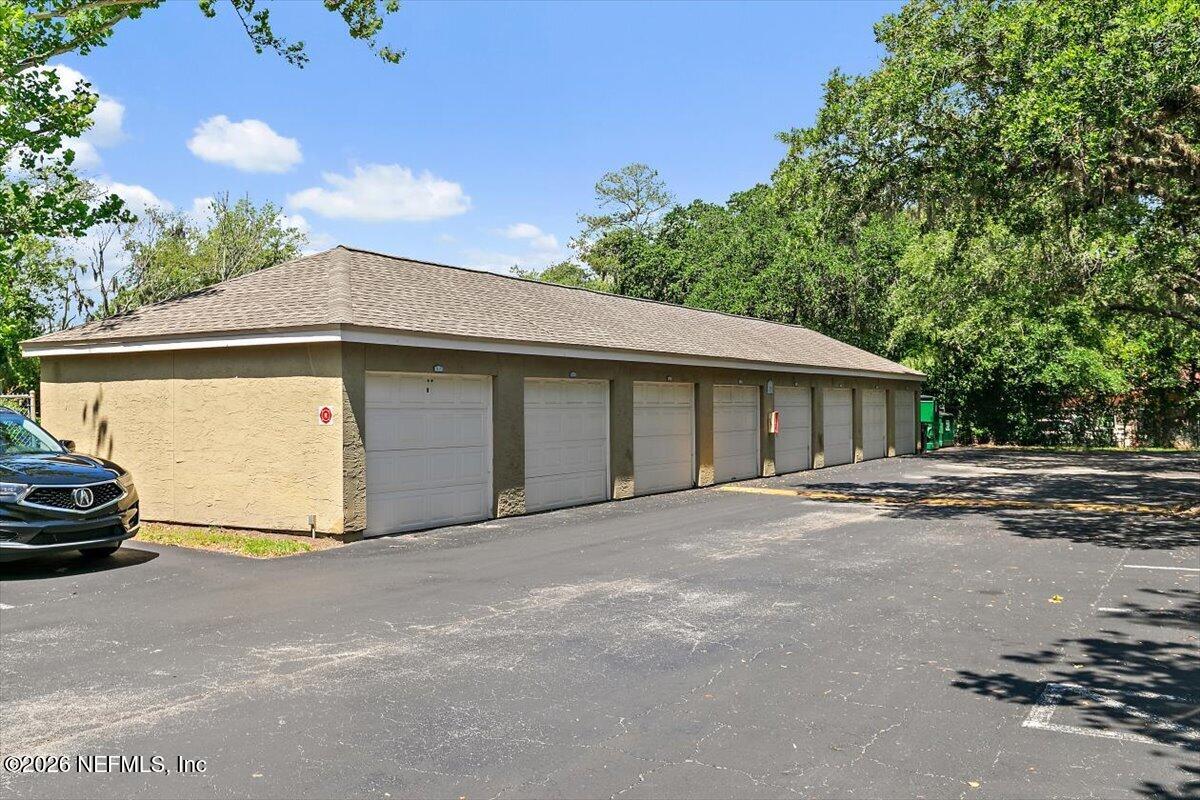 27 ARBOR CLUB Drive 318