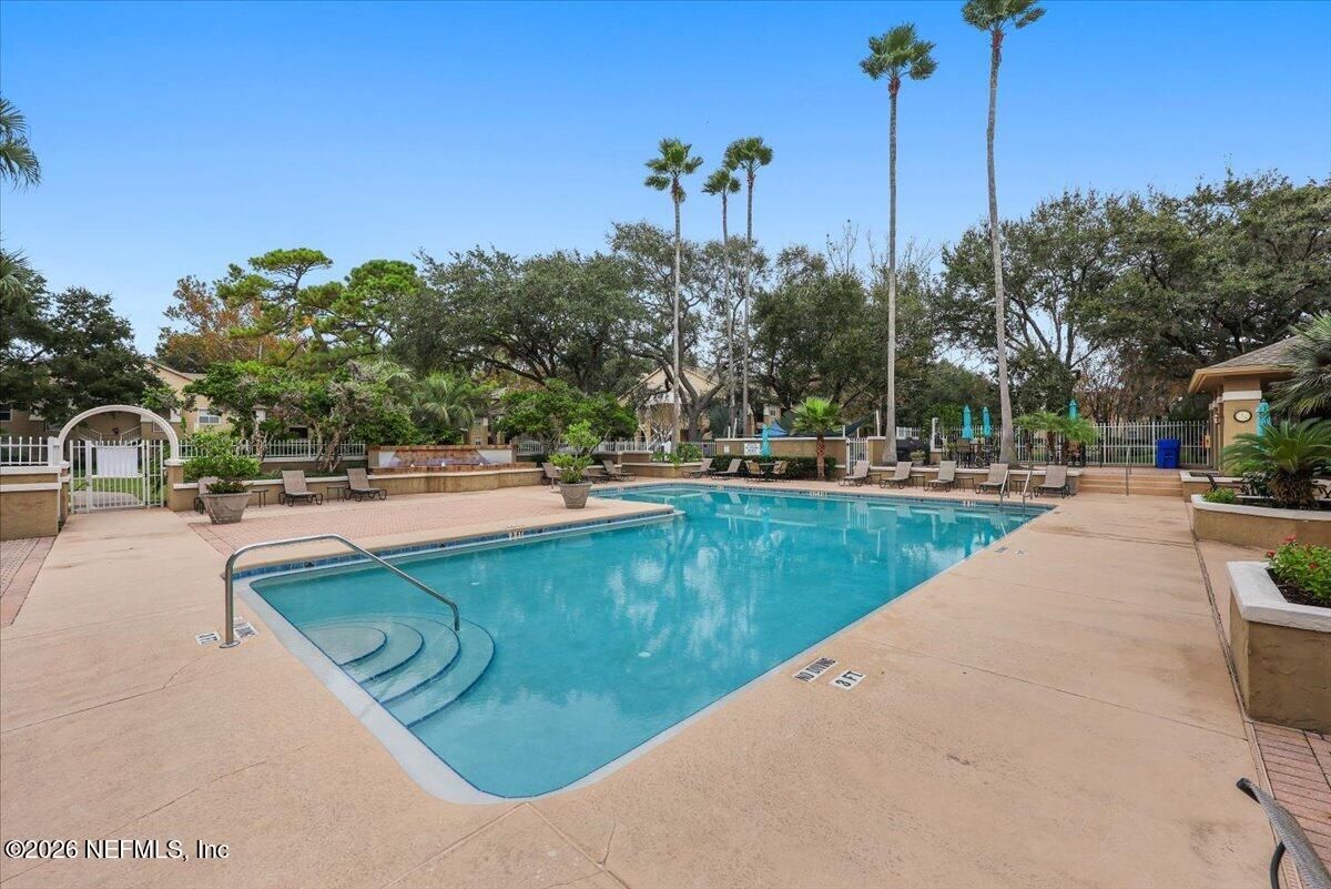 27 ARBOR CLUB Drive 318