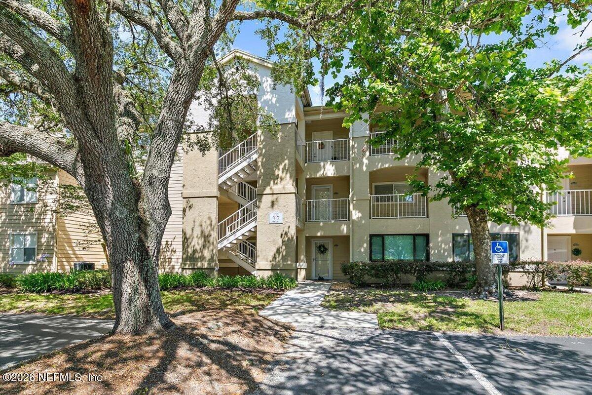 27 ARBOR CLUB Drive 318