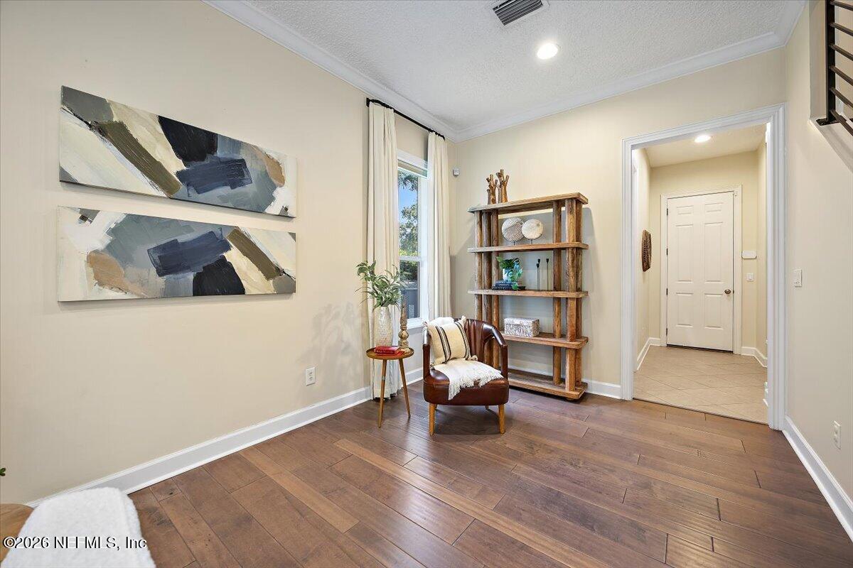 309 N SEA LAKE Lane
