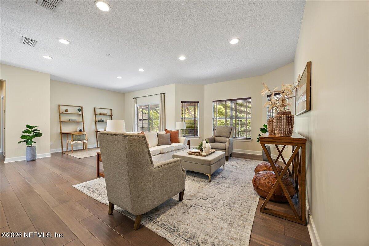 309 N SEA LAKE Lane