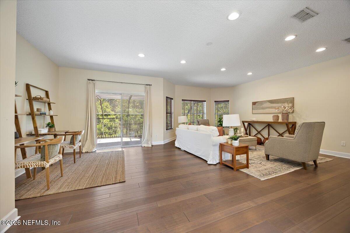 309 N SEA LAKE Lane