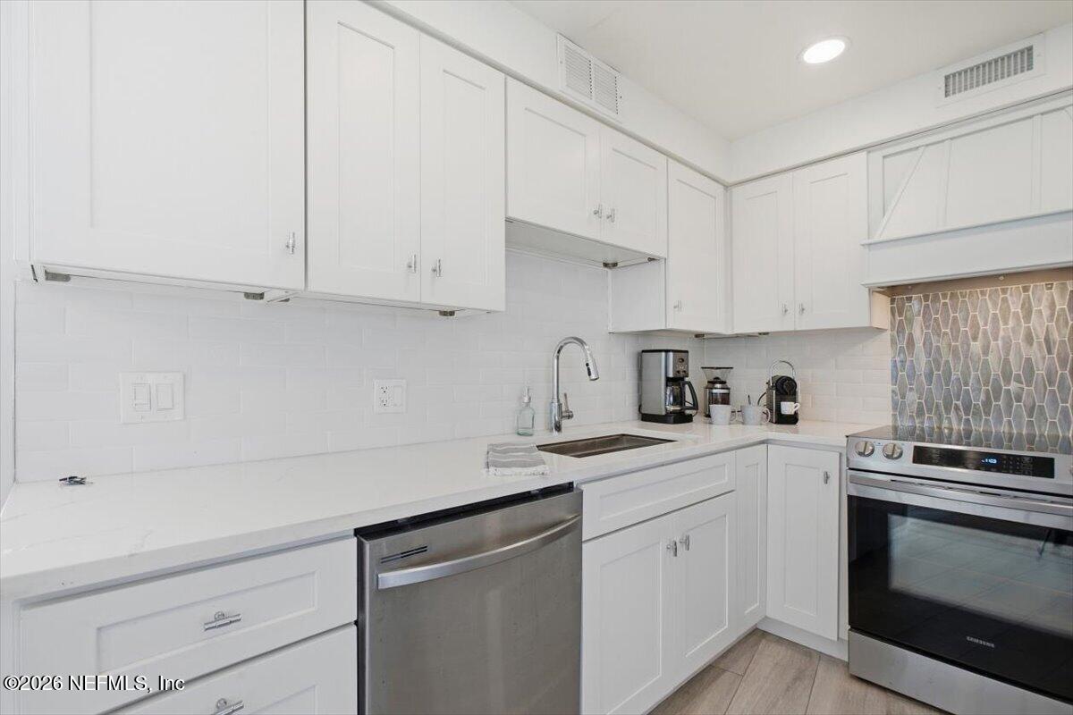 1601 OCEAN Drive S 106