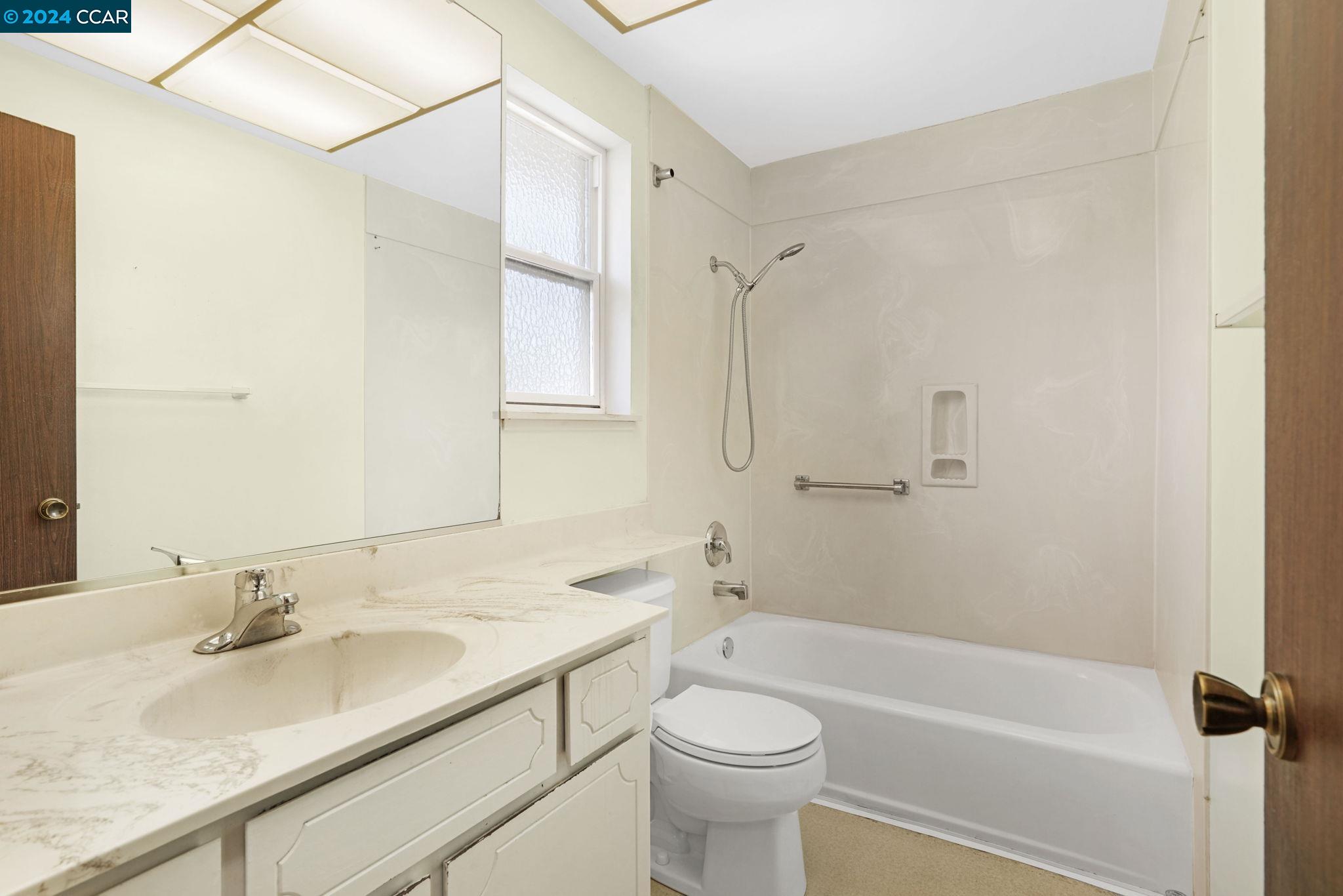 124 Fountainhead Ct.