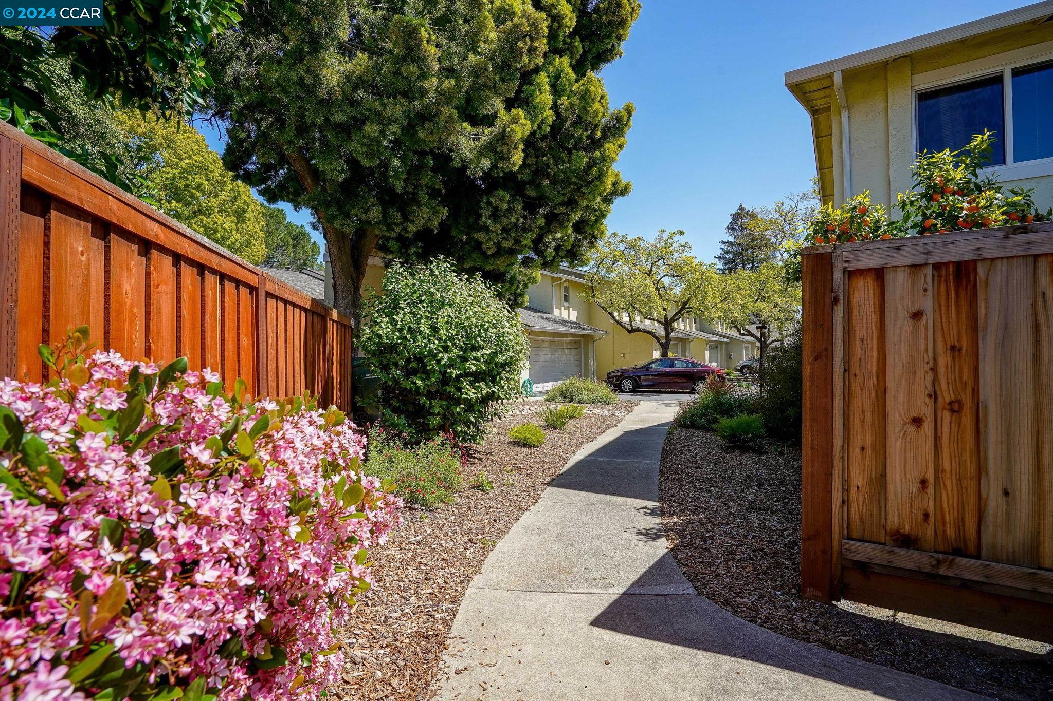 124 Fountainhead Ct.