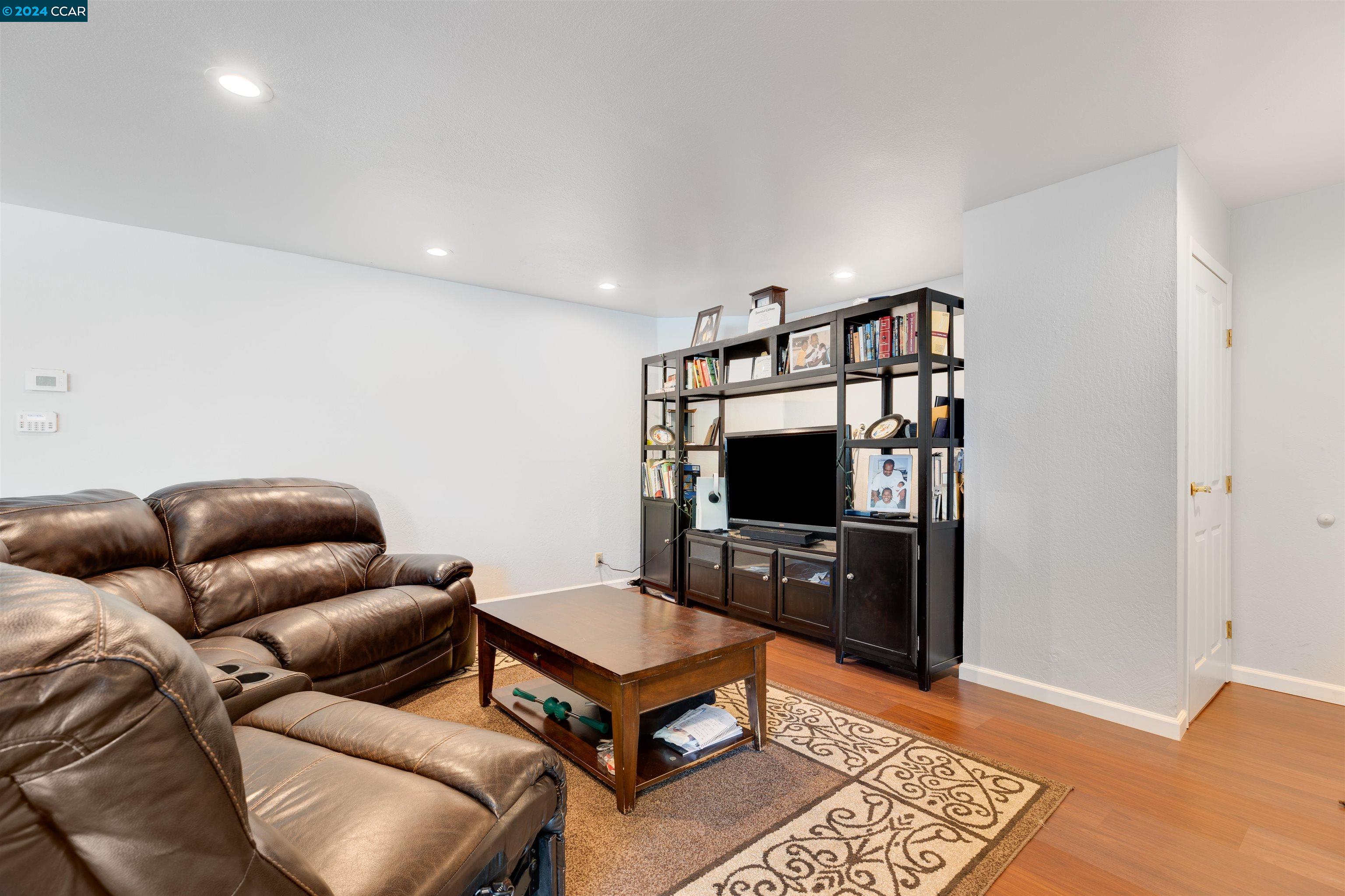 9085 Alcosta Blvd # 398