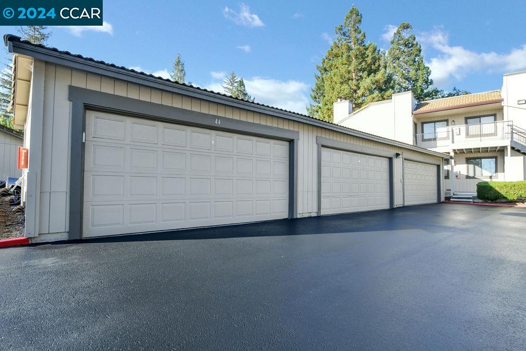 1355 Hull Lane