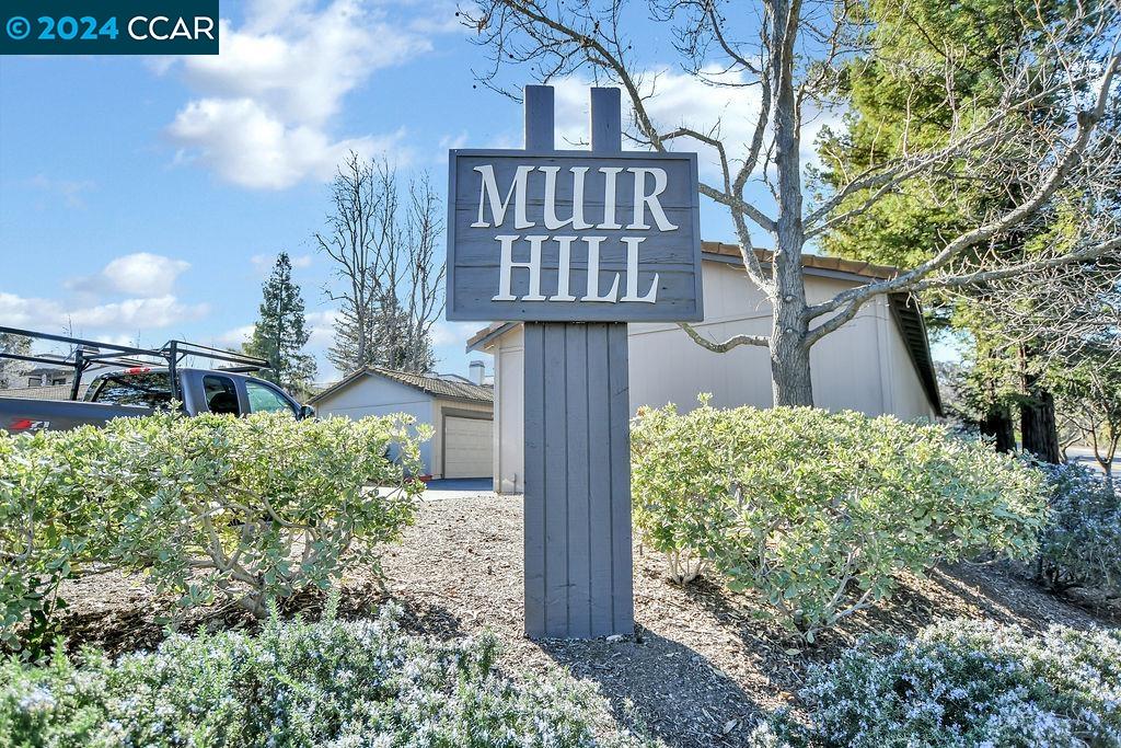 1355 Hull Lane
