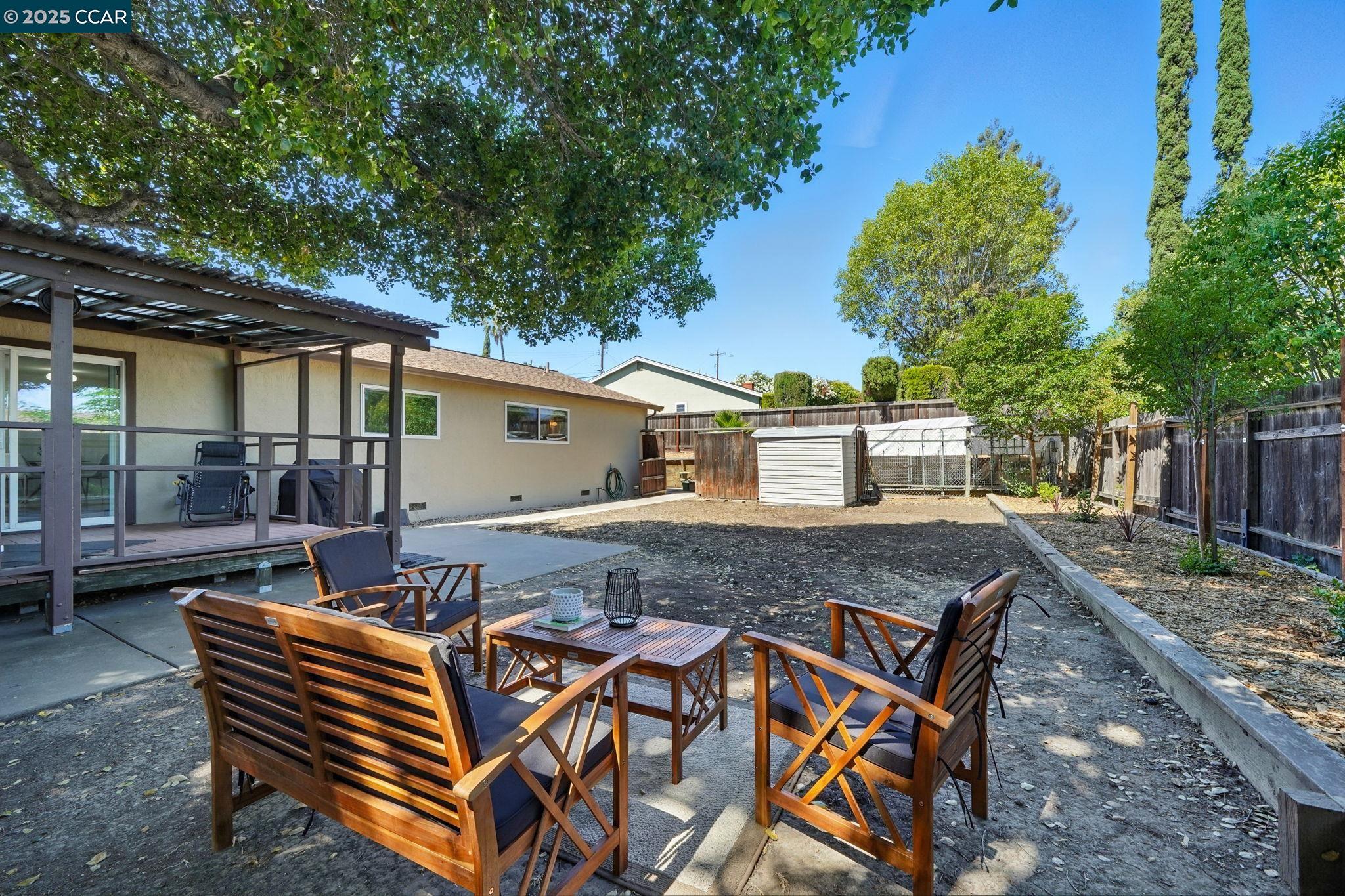 1437 Rolling Hill Way