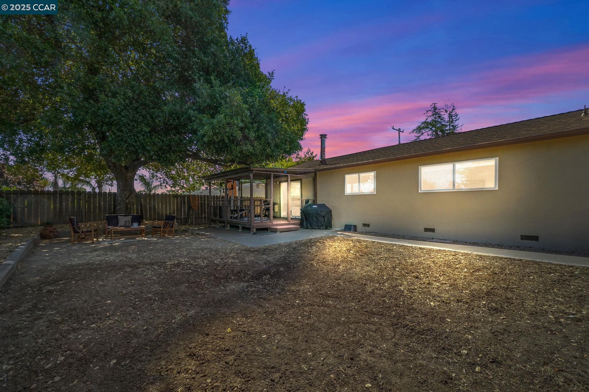 1437 Rolling Hill Way