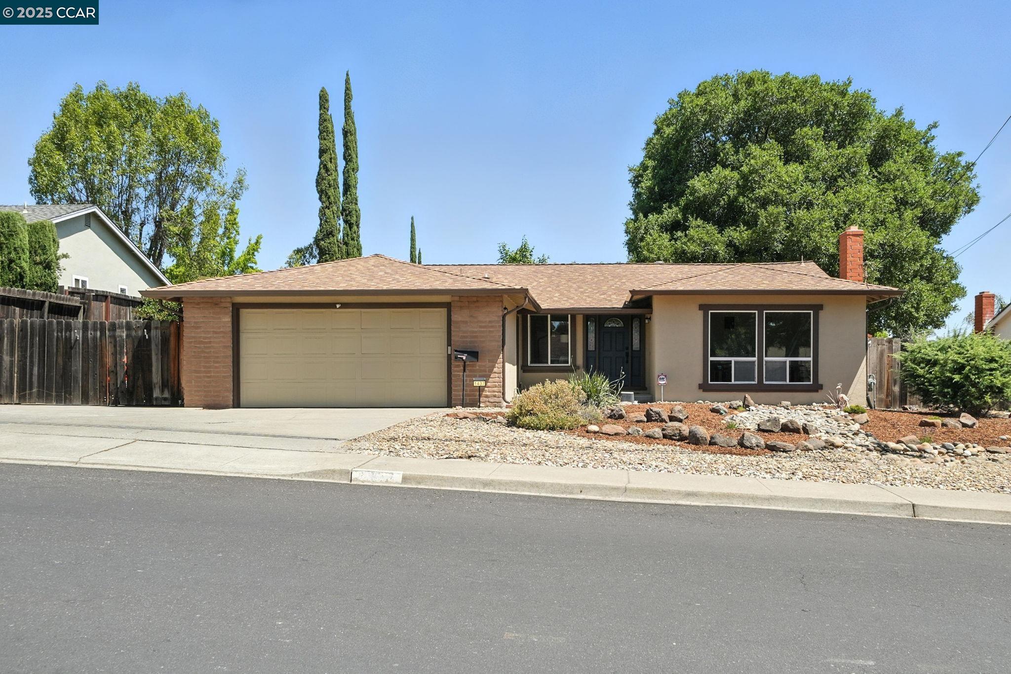 1437 Rolling Hill Way