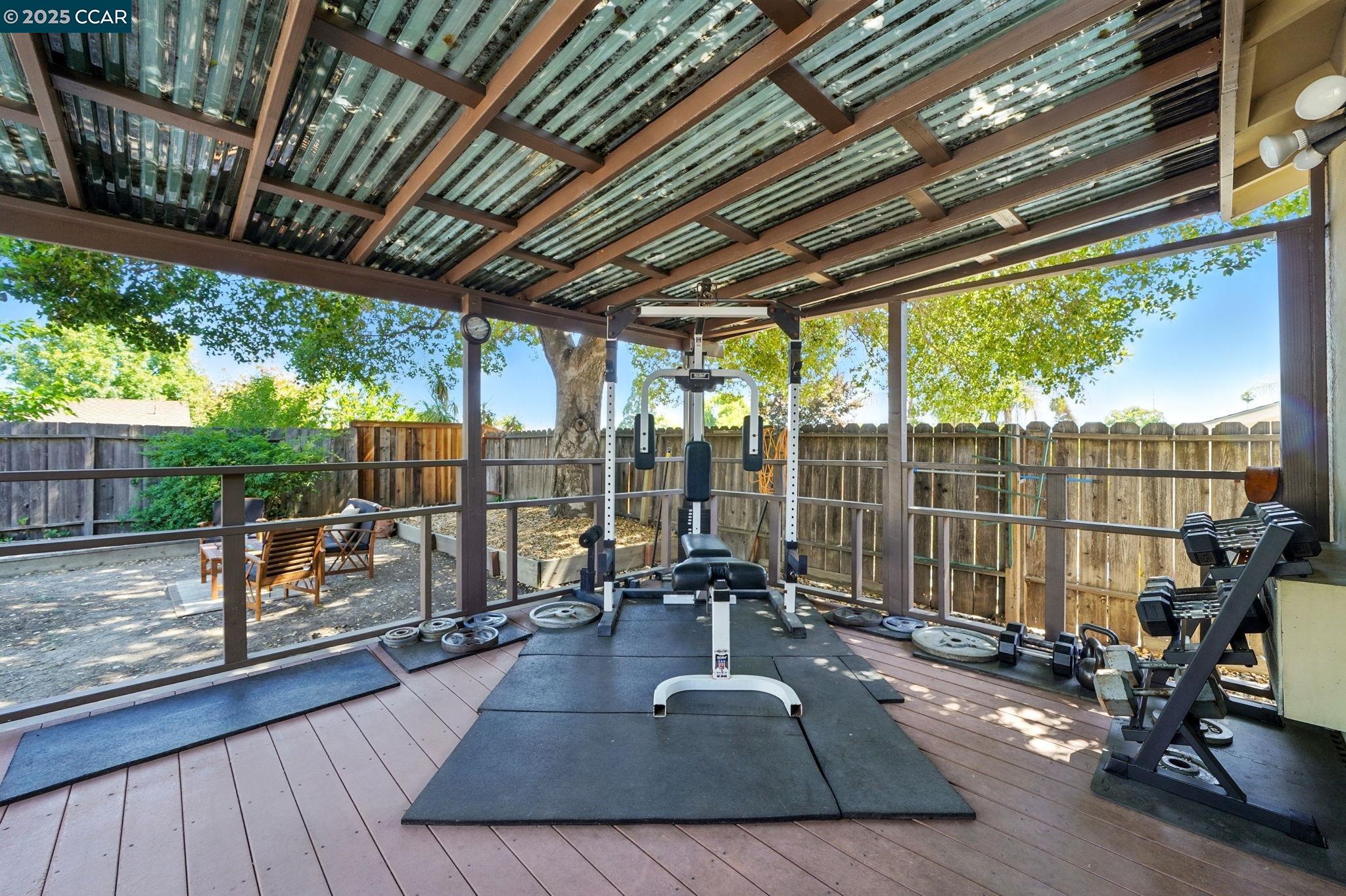 1437 Rolling Hill Way