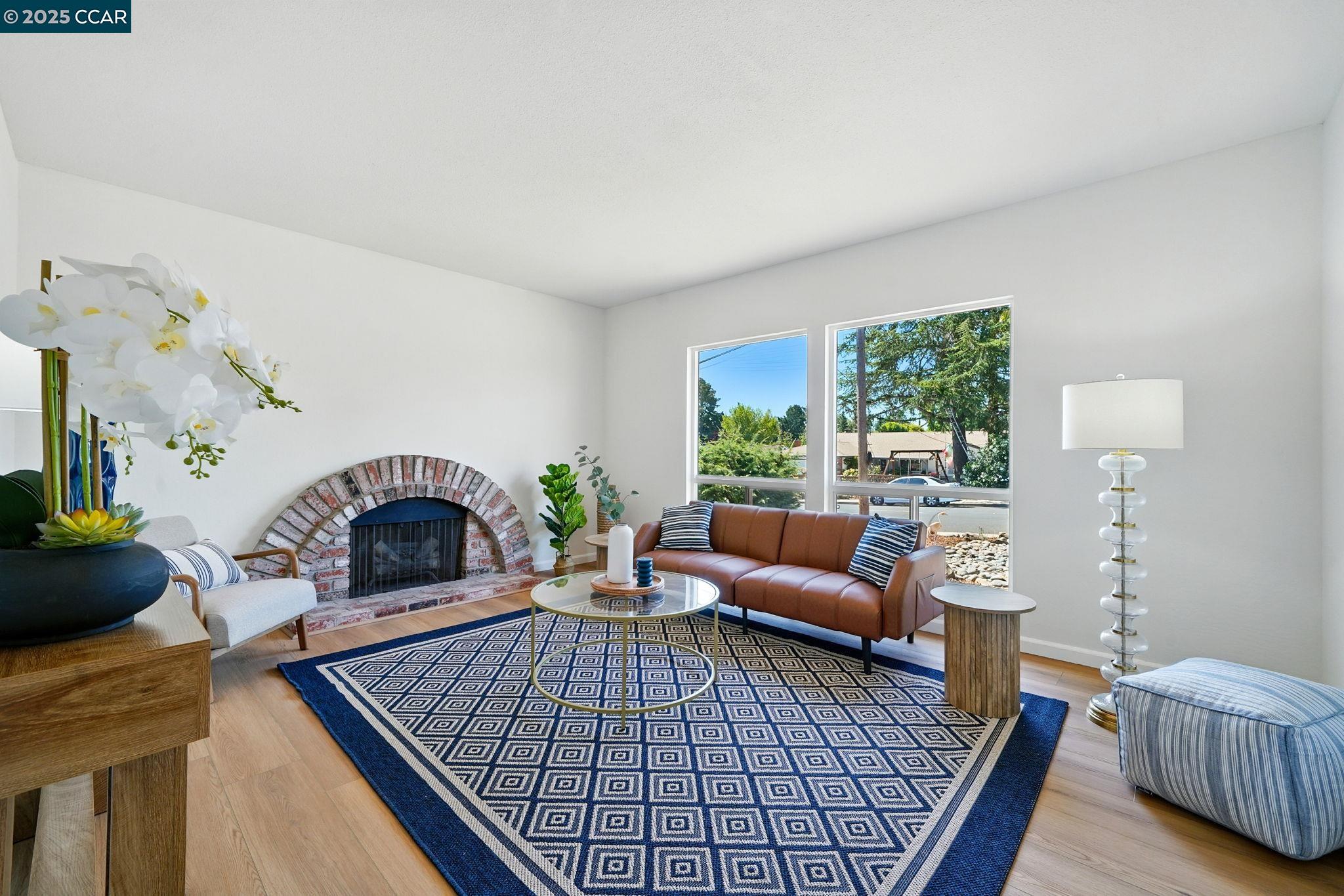 1437 Rolling Hill Way