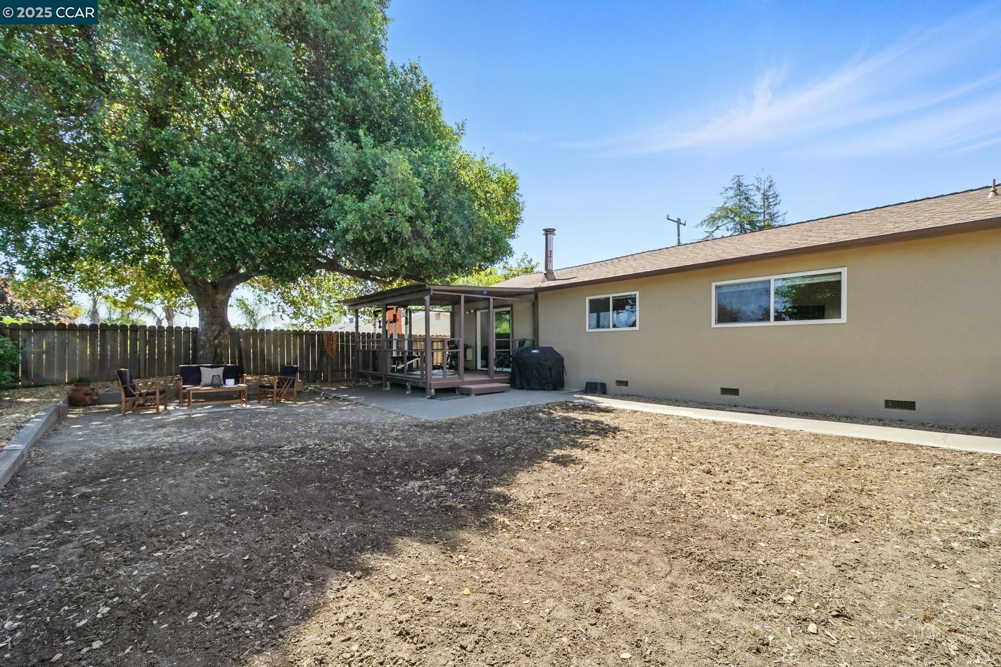 1437 Rolling Hill Way