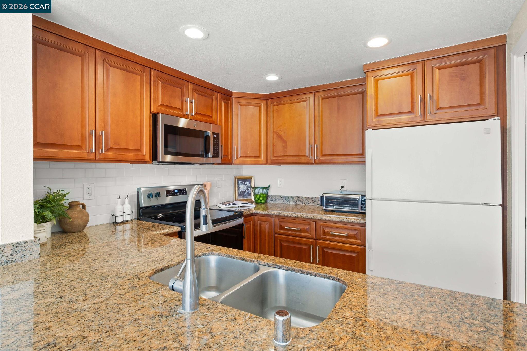 1331 Waterfall Way