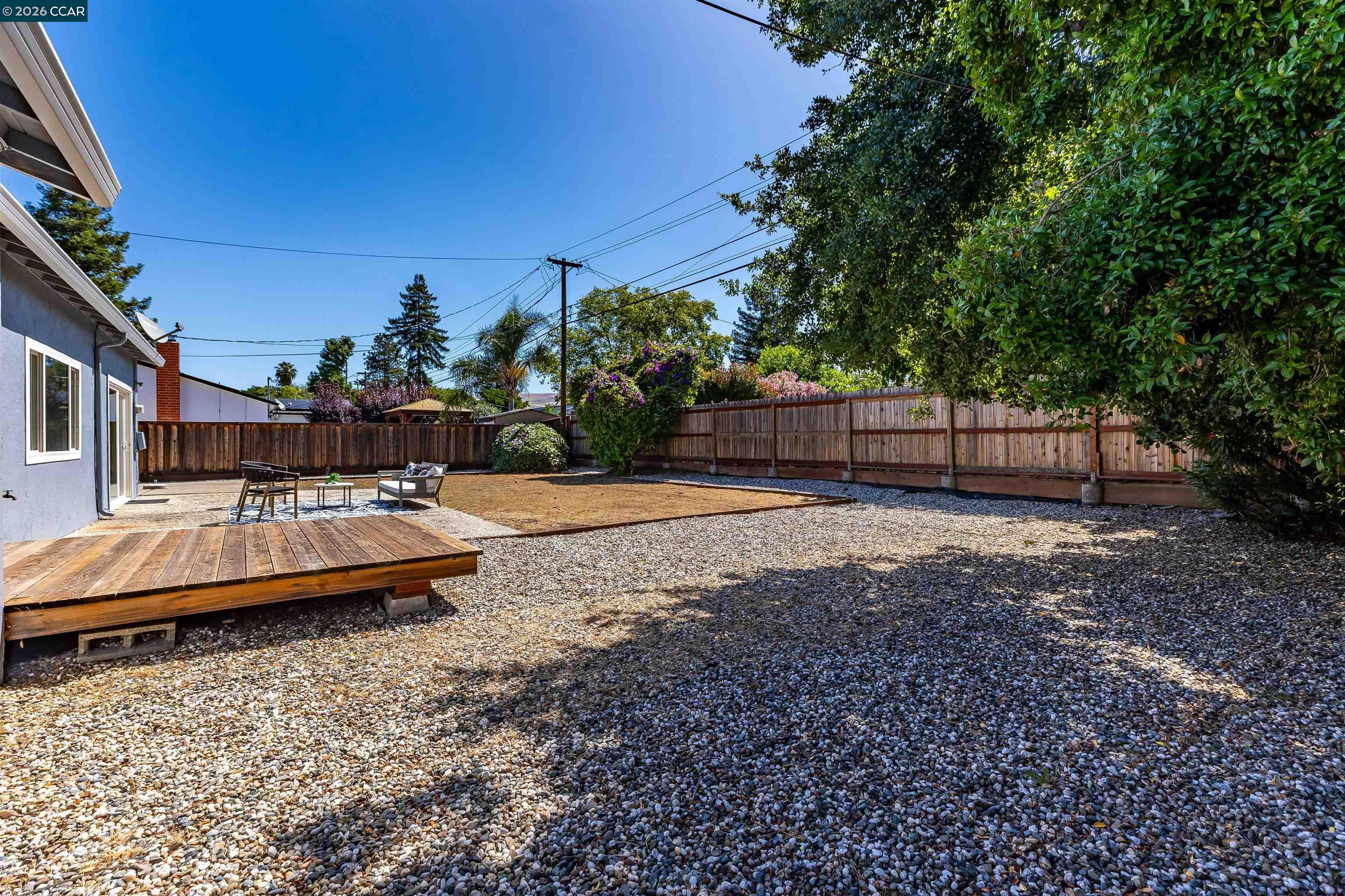 1750 Woodcrest Dr