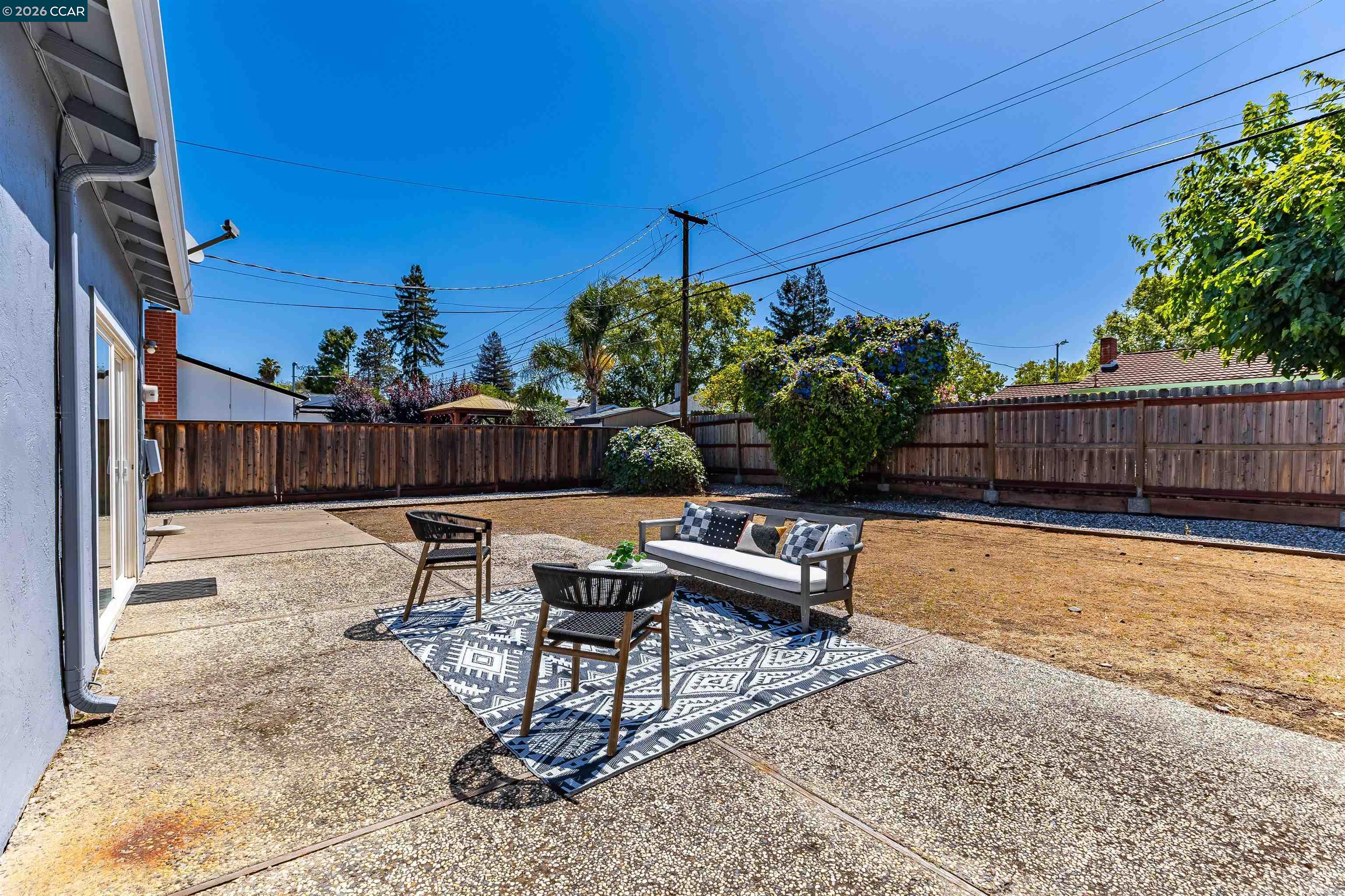 1750 Woodcrest Dr