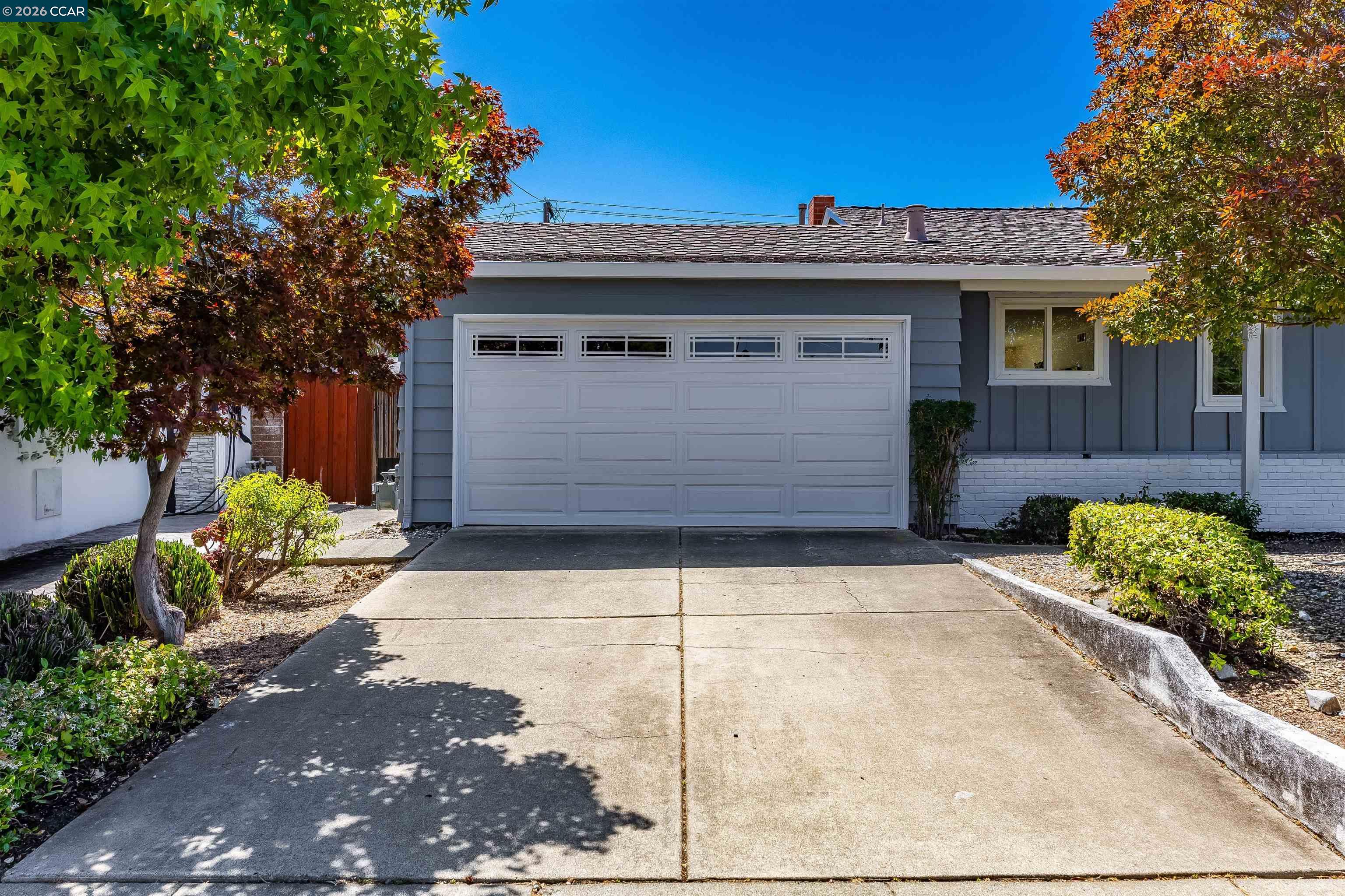 1750 Woodcrest Dr