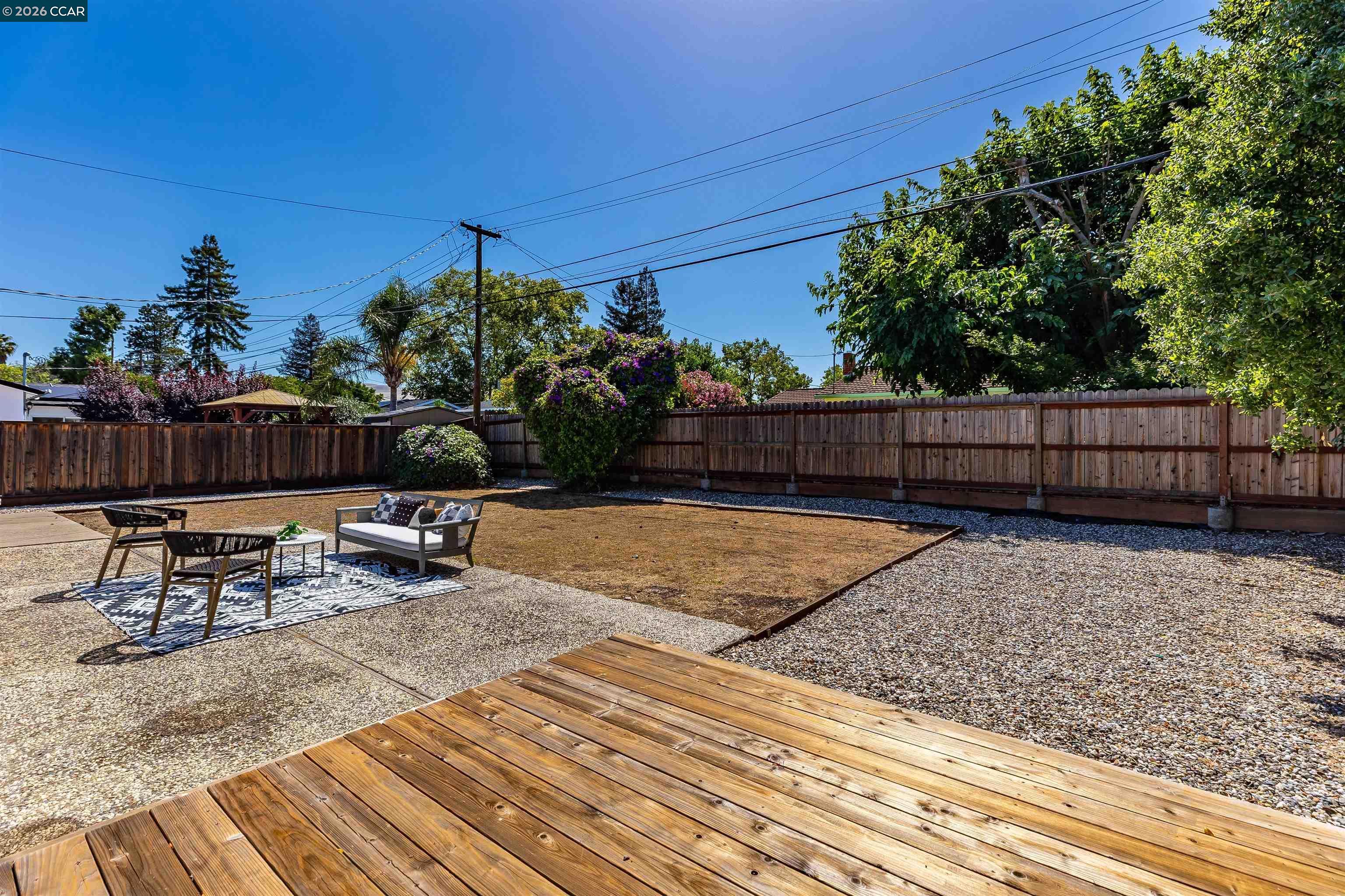 1750 Woodcrest Dr